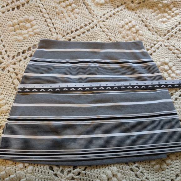 NWT black Express mini skirt stripe petite s - Picture 5 of 8